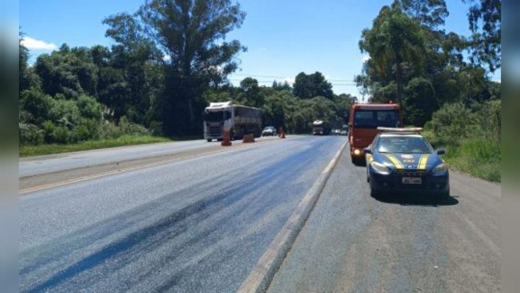 Vazamento de óleo na rodovia BR-153 pode prejudicar trânsito por pelo menos uma semana