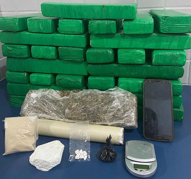 Polícia Militar de Três Barras apreende mais de 25 kg de maconha, cocaína e MDMA, após receber denúncia