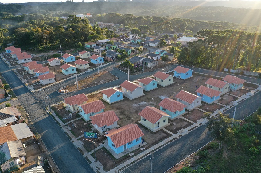 Emerson Bacil cita construção de casas populares em toda região via Cohapar