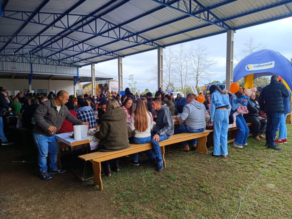 Equipe da Rádio Cultura prestigia Festa em louvor a Santa Catarina e Jesus Misericordioso em Faxinal dos Quartins