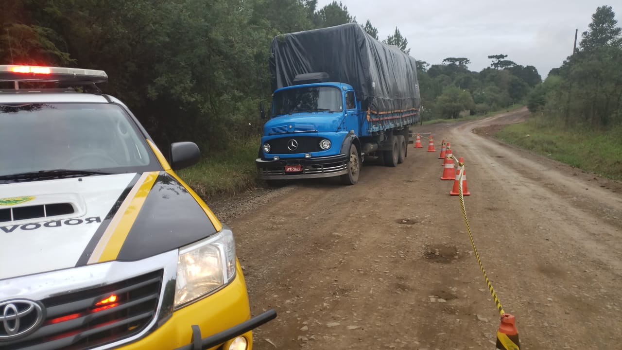 Caminhão roubado em Itaiópolis é recuperado em São Mateus do Sul pela PRE