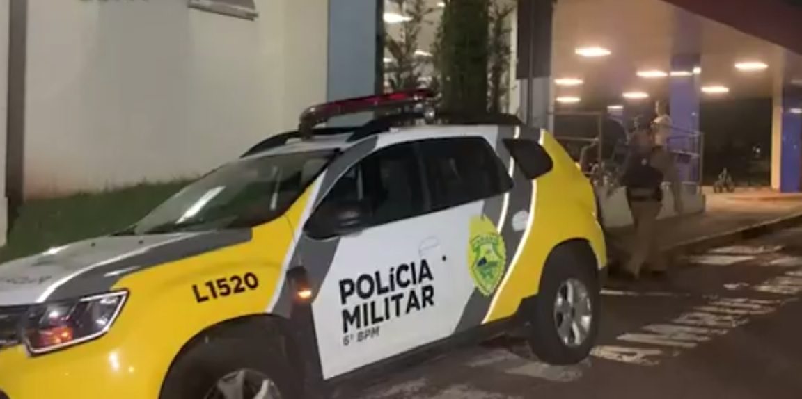 Após não receber anestesia para fazer curativo, cadeirante ameaça enfermeiras com chave de fenda no PR