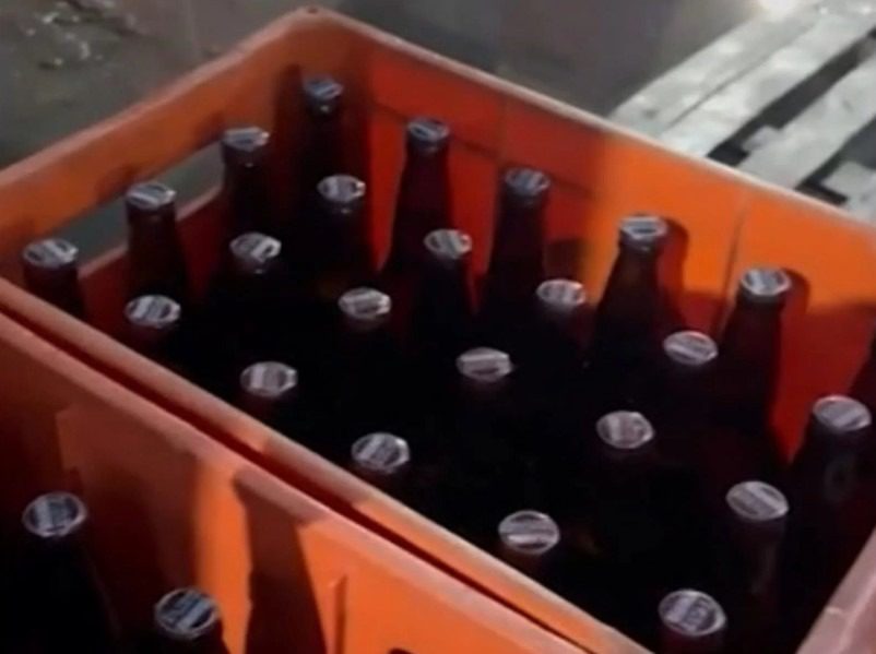 Polícia prende 31 pessoas em fábrica clandestina de cerveja