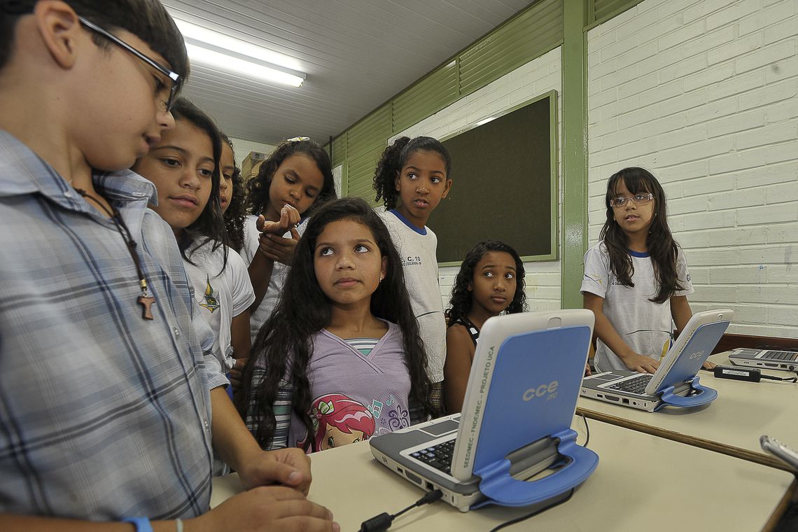 Menos da metade dos estudantes aprende sobre segurança na internet