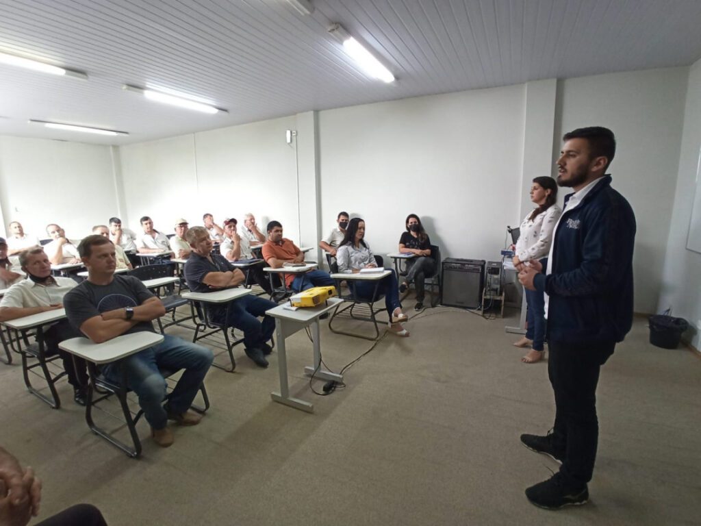 Após prisão de prefeito, interino determinou intervenção no transporte escolar em Canoinhas