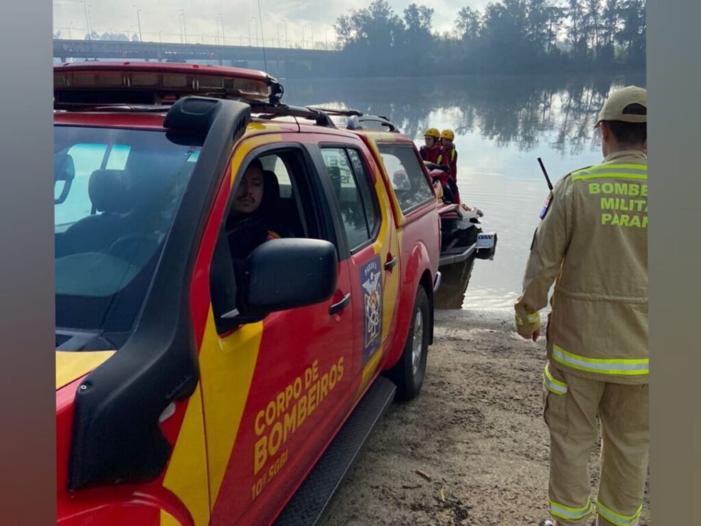 Bombeiros dão continuidade às buscas por desaparecidos no Rio Iguaçu