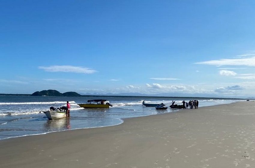 3 pessoas foram salvas por menina de 6 anos após barco virar no litoral do PR