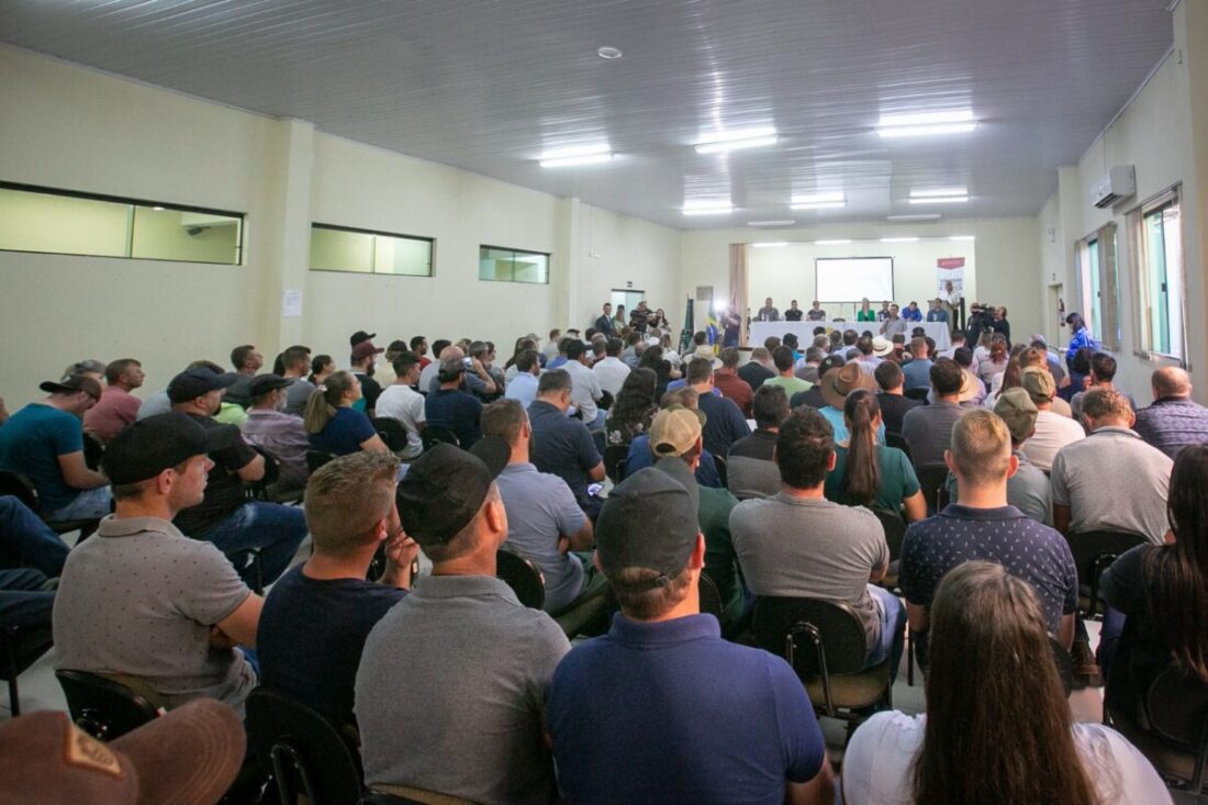 Projeto sobre compra de fumo na propriedade é debatido na região