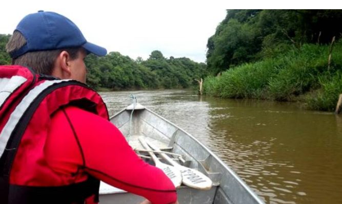 Embarcação vira e Bombeiros de Canoinhas procuram por vítima de afogamento