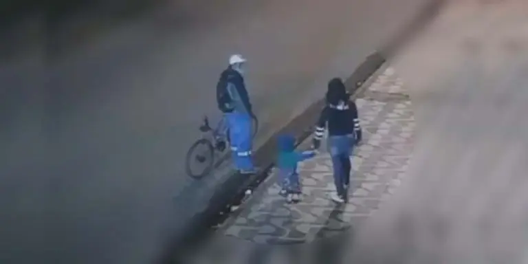 Homem é preso por estupro de mulher que caminhava com filho na rua