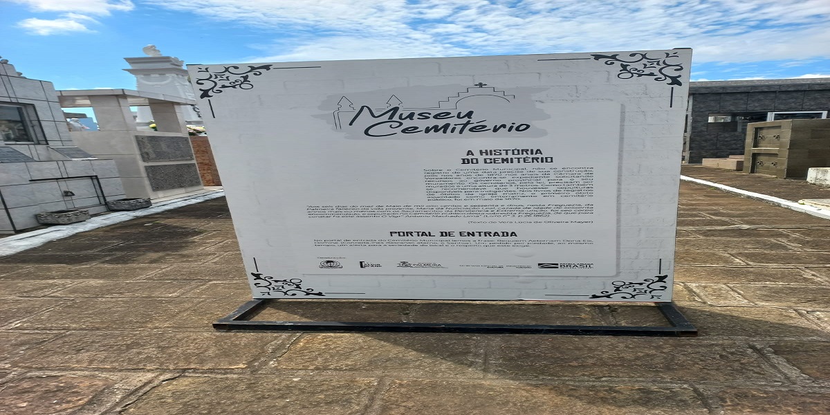 Museu centenário em Palmeira conta com QR code em túmulos para acesso a historia de pessoas que contribuíram para o município