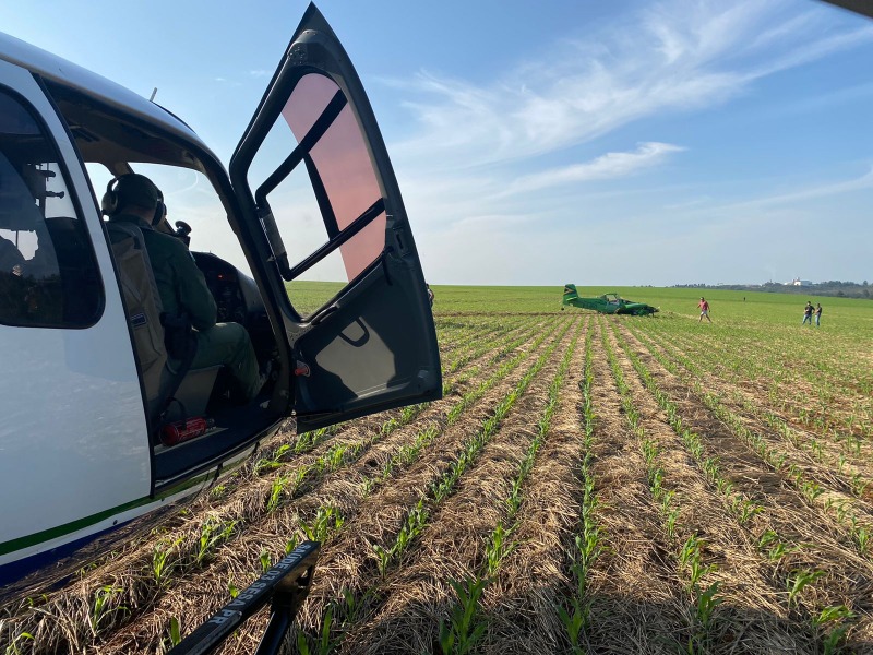 Avião agrícola fica destruído após cair em PG