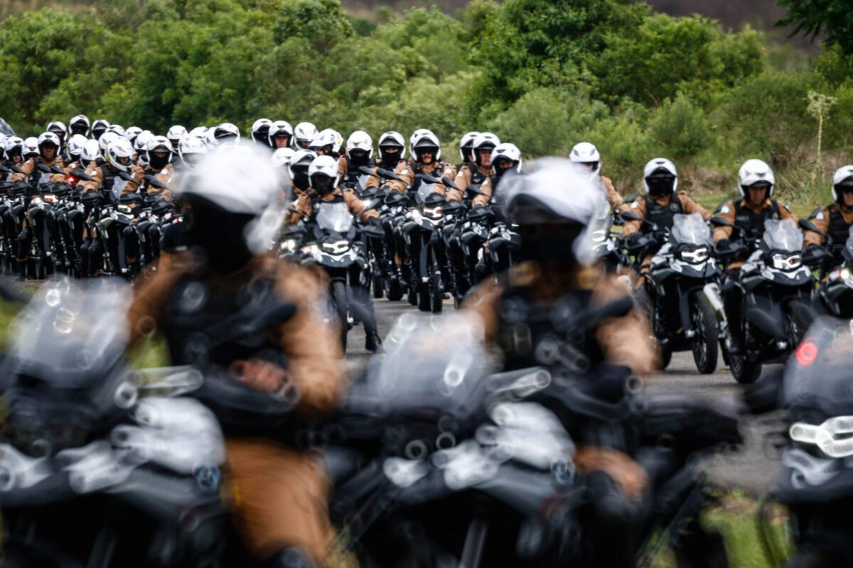 Governador entrega 155 motocicletas BMW para Polícia Militar do Paraná