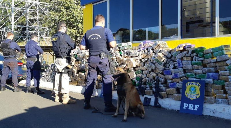 PRF apreende 1,7 tonelada de maconha e dois fuzis em Irati