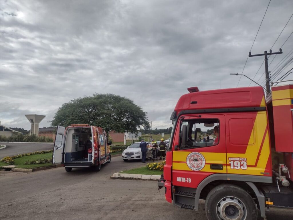 Acidente de trânsito envolve 3 veículos em Três Barras