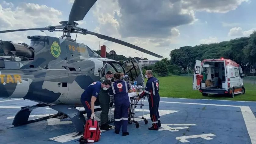 Criança tem traumatismo craniano após portão cair em cima dela no Paraná