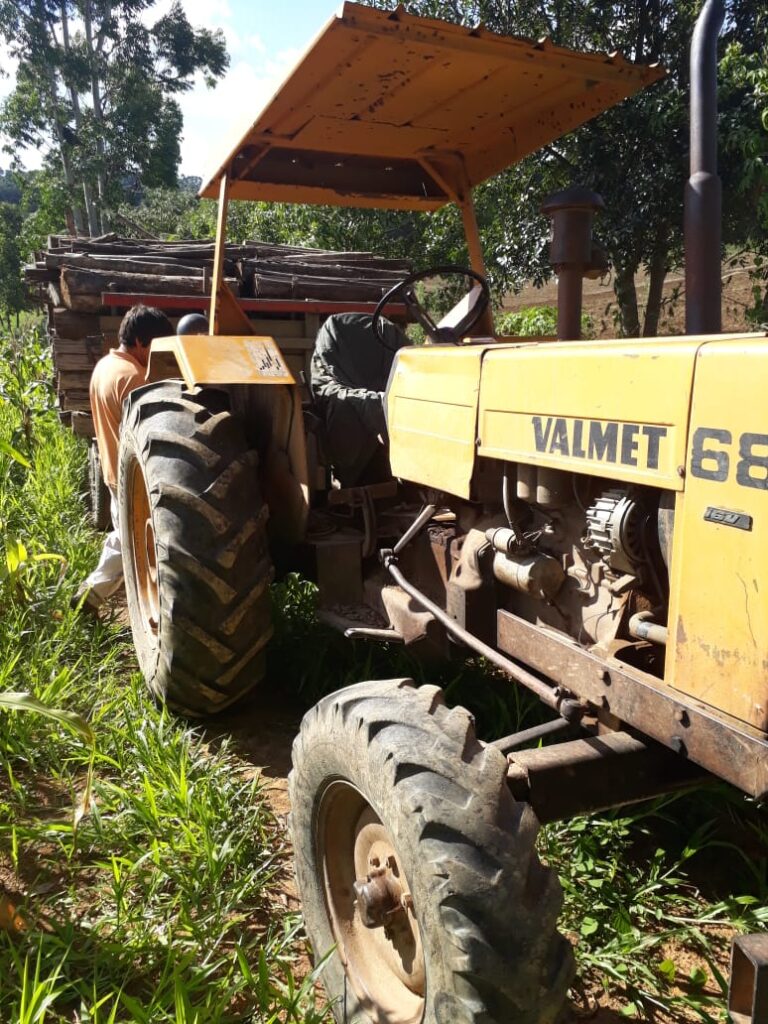 Agricultor morre após cair de trator em Antônio Olinto