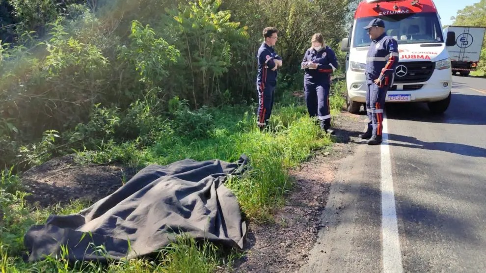 Homem é encontrado morto em canteiro da PR-151 vítima de atropelamento