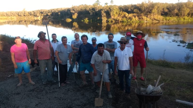 Comunidade se mobiliza para reformar rampa no Rio Iguaçu