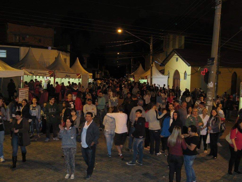 Pai registra boletim de desaparecimento da filha que foi vista com o ex em festa de igreja