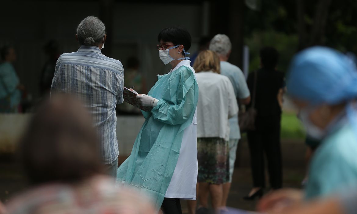 Campanha de vacinação contra gripe imuniza mais 1,6 milhão de pessoas