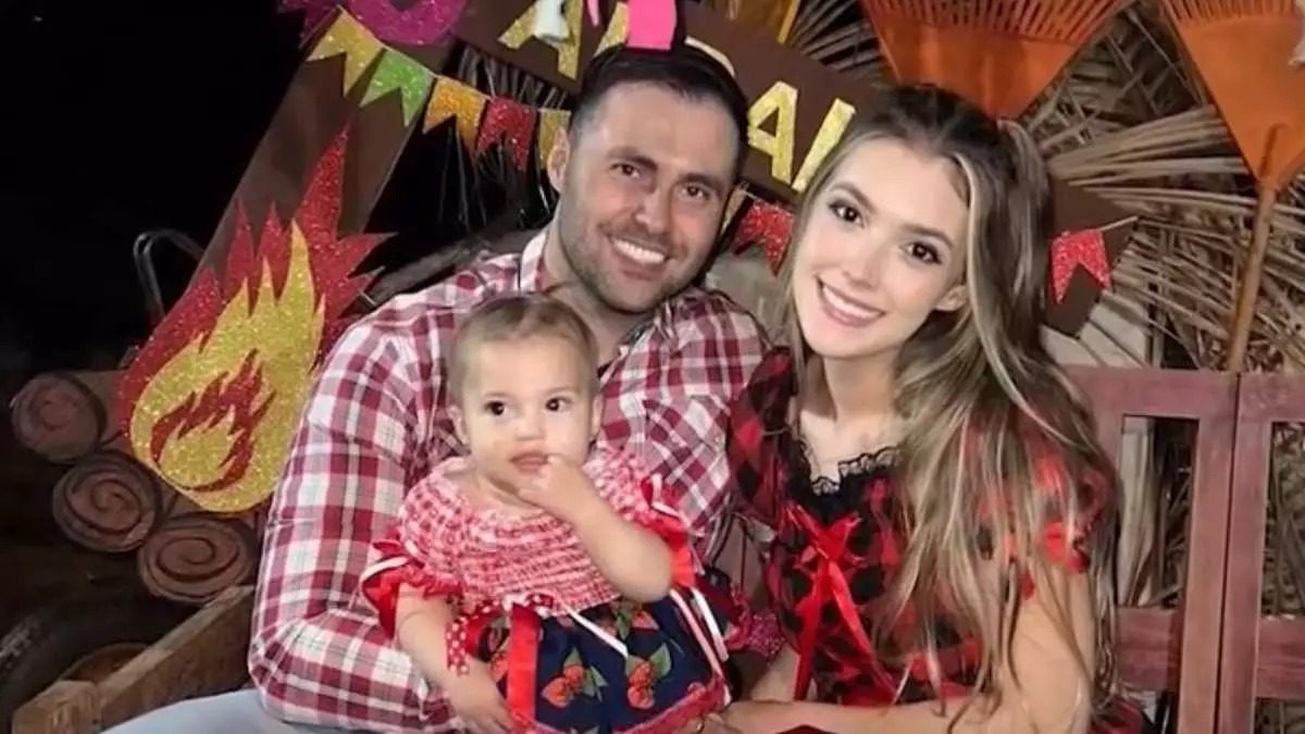 Família que morreu em acidente entre carro e van na PR-317 é identificada