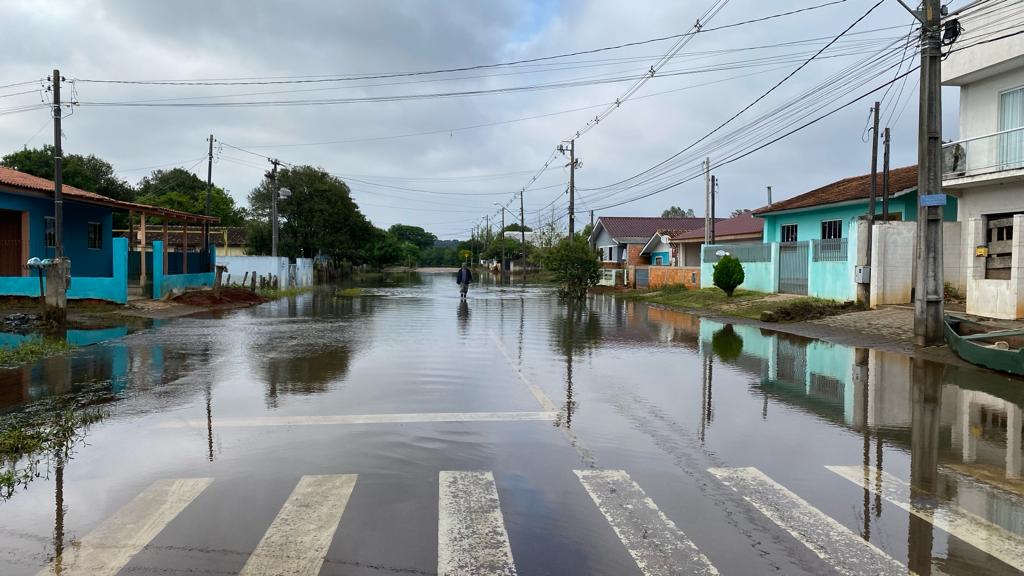 O Rio Iguaçu em São Mateus do Sul segue baixando e já marca 5,28 nesta segunda-feira (23)