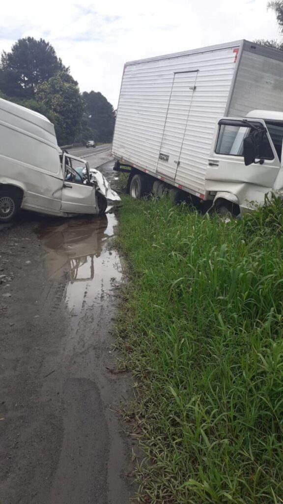 Motorista morre em acidente entre Carro e Caminhão na BR280 em Três Barras.