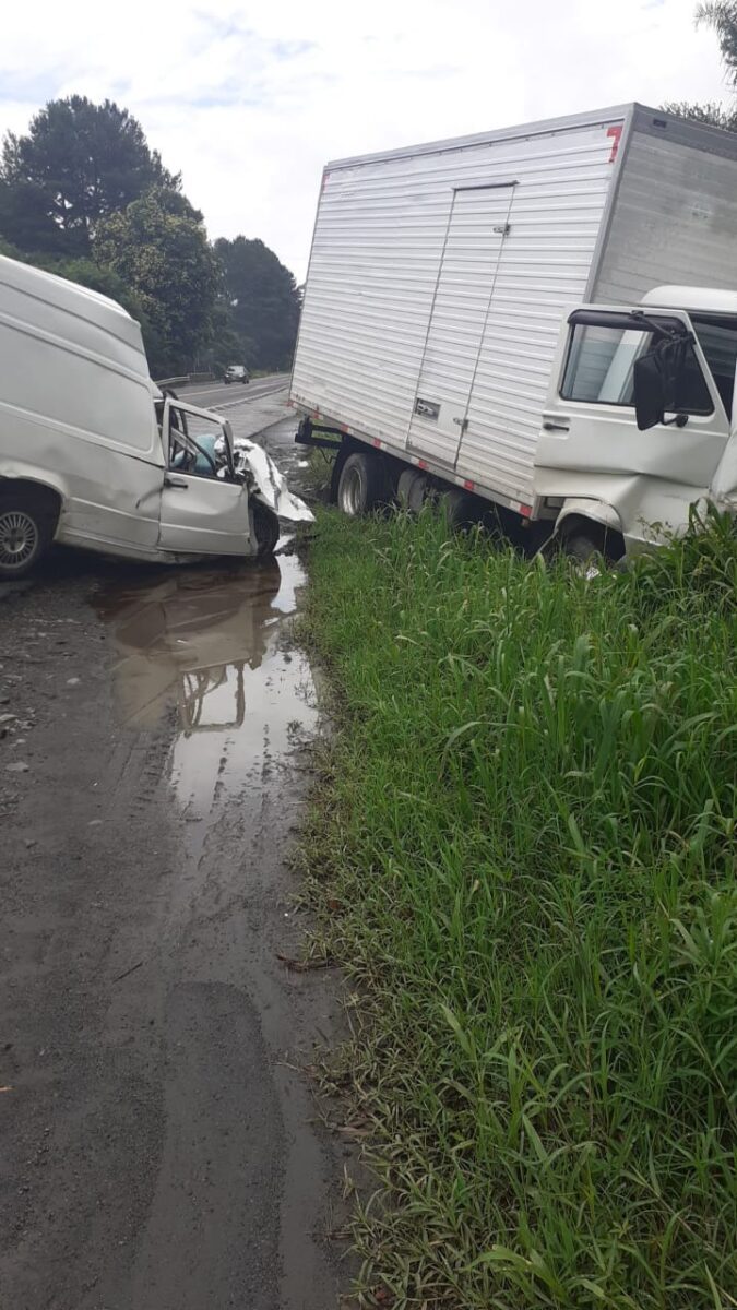 Motorista morre em acidente entre Carro e Caminhão na BR280 em Três Barras.