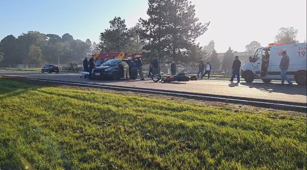 Motociclista morre, gestante fica ferida e fluxo de carros é complicado na BR-376 após batida