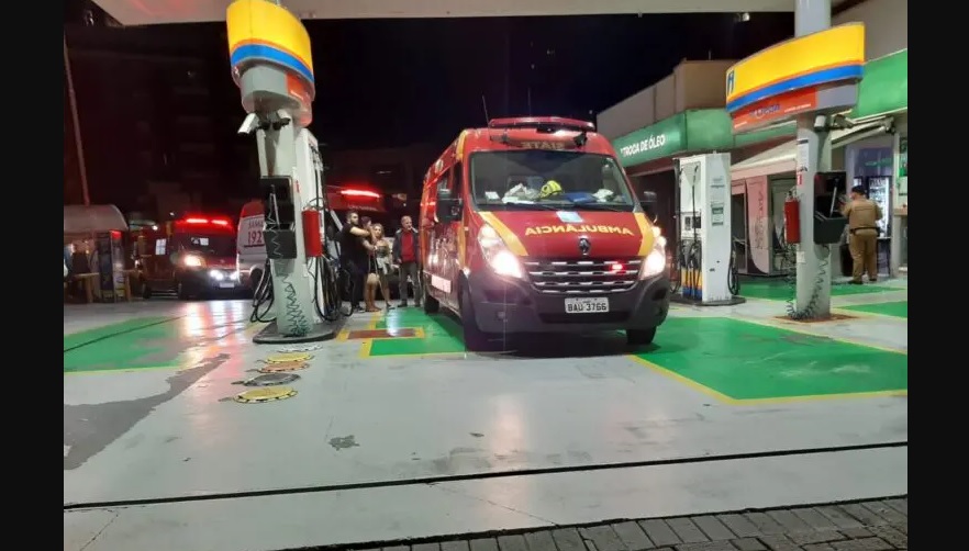 Policial federal abre fogo em posto de combustíveis, mata um e deixa três feridos em Curitiba