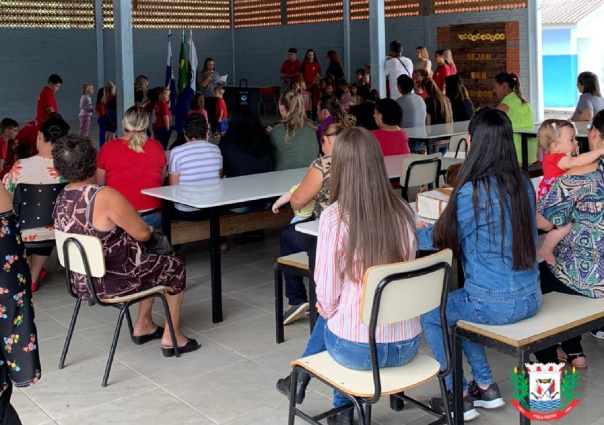 Bandidos invadem escola, depredam e furtam alimentos e equipamentos