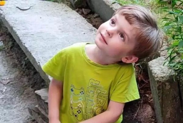 Menino de 5 anos morre após receber anestesia para remover dentes