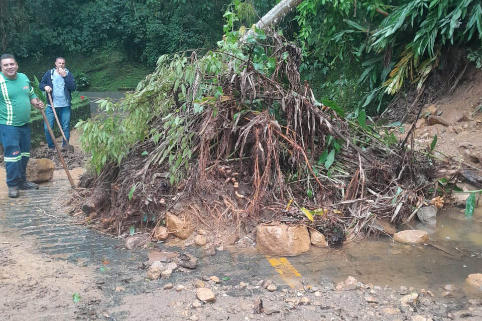 Depois de novo deslizamento de terra, Estrada da Graciosa é interditada