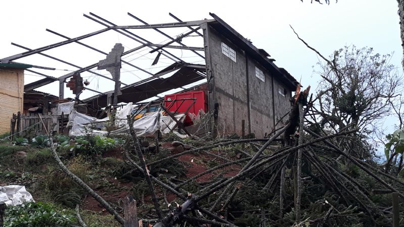 Tornado atinge Santa Maria do Oeste e causa estragos em propriedades rurais