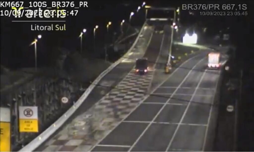 BR-376: câmera registra caminhão com carga de seis toneladas utilizando área de escape; veja vídeo