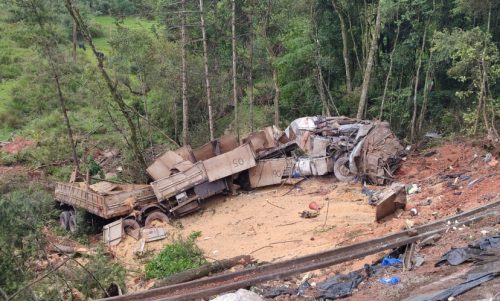 TRAGÉDIA NA BR-153: vários veículos se envolvem em acidente com três óbitos