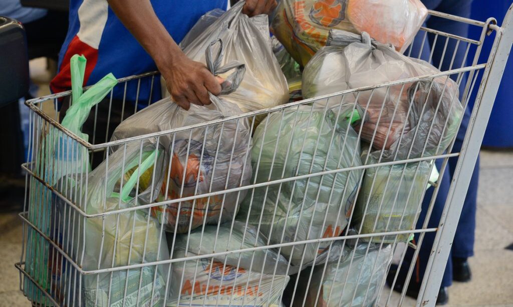 Supermercados têm alta de 5% nas vendas nos primeiros meses de 2021