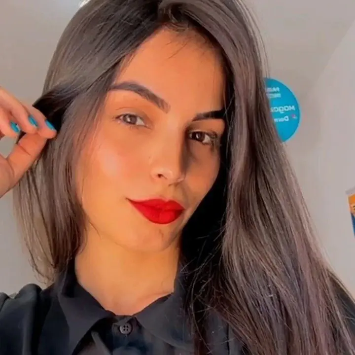 Jovem atacada com soda cáustica por ciúmes deixa hospital após 17 dias internada
