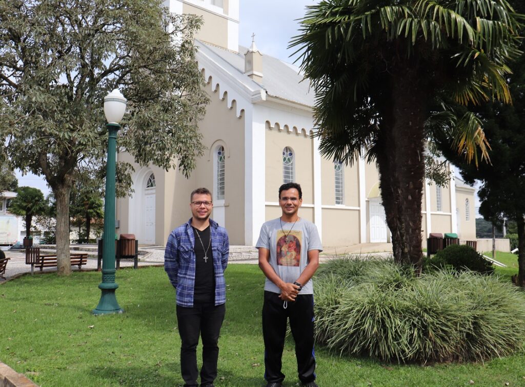 Igreja da Paróquia São João Batista de Triunfo, segue interditada aguardando laudo do solo, após aparecerem rachaduras