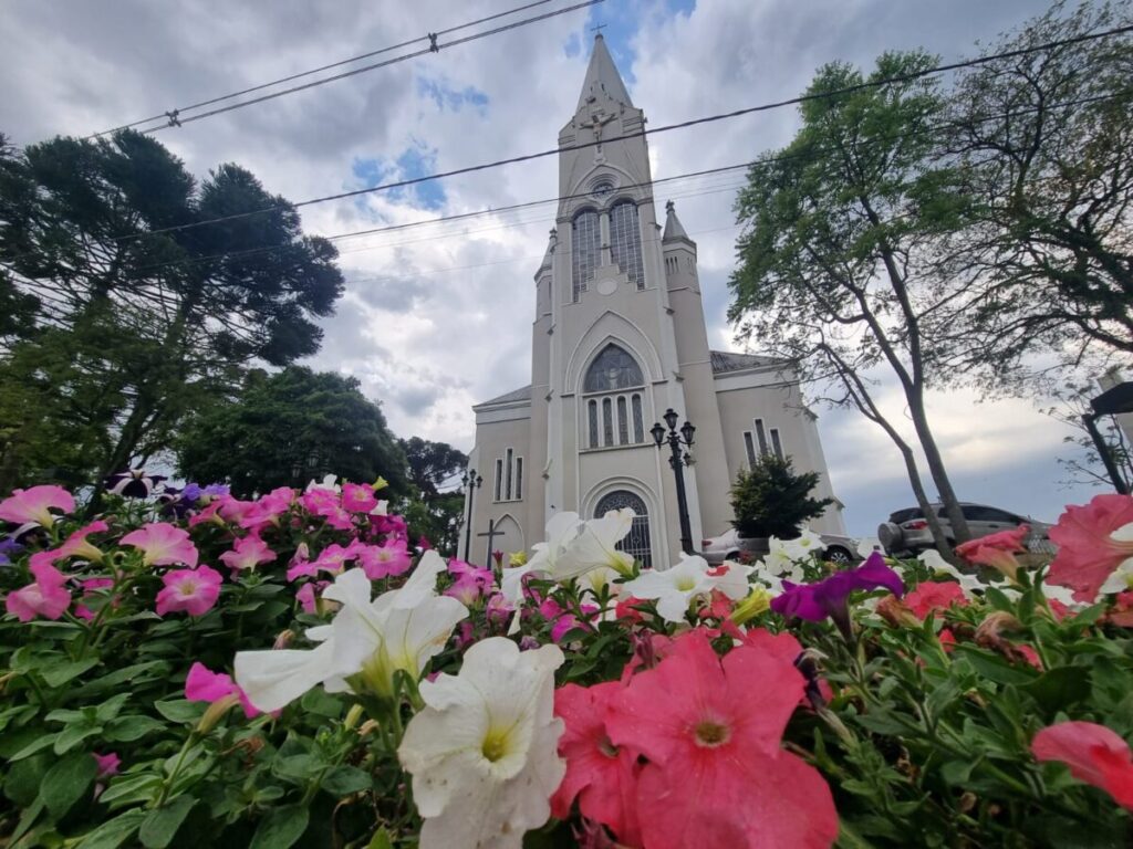 Salão e casa paroquiais são alvo de furto em São Mateus do Sul