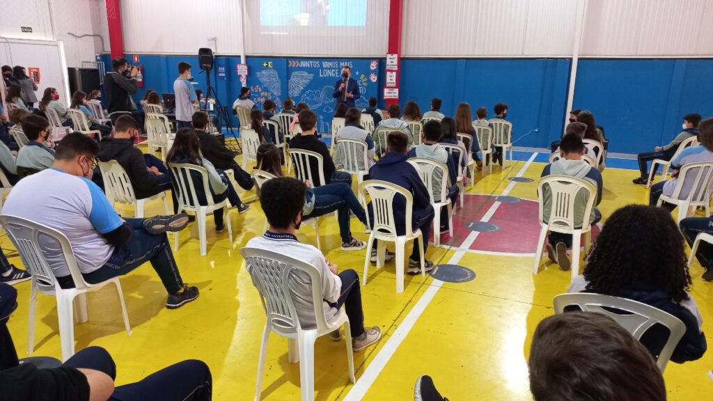 Juiz Mattioli palestra sobre abuso para estudantes em União da Vitória