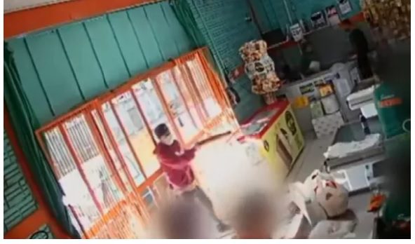 Adolescente foi morto no mercado que trabalhava durante um assalto, em Imbituva
