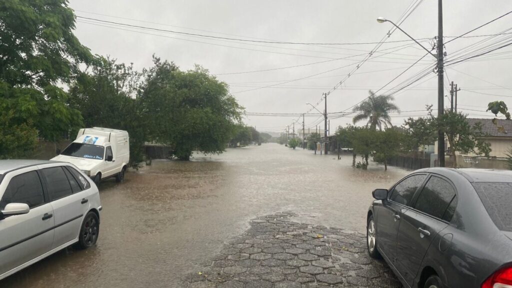 Sobe para 182 mil número de afetados pelas chuvas no Paraná