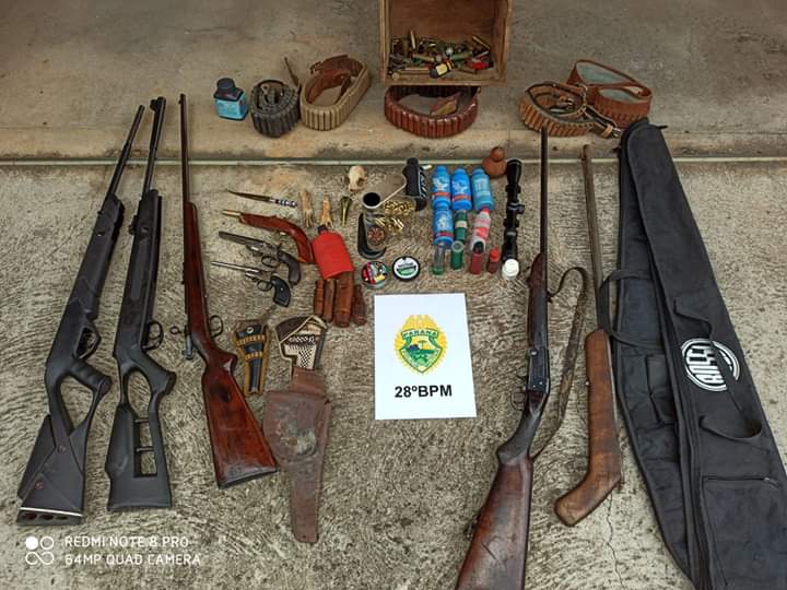 Polícia Militar apreende Oito armas em residência