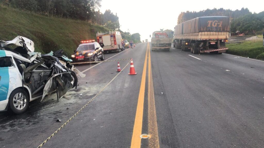 Grave acidente em Palmeira na BR 277 deixa 1 pessoa morta e 6 feridas