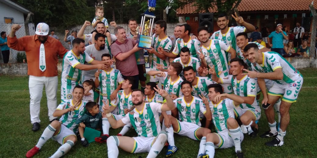 Bicampeonato vem no sufoco.  Reação no 2º tempo e o título  fica em São Mateus do Sul