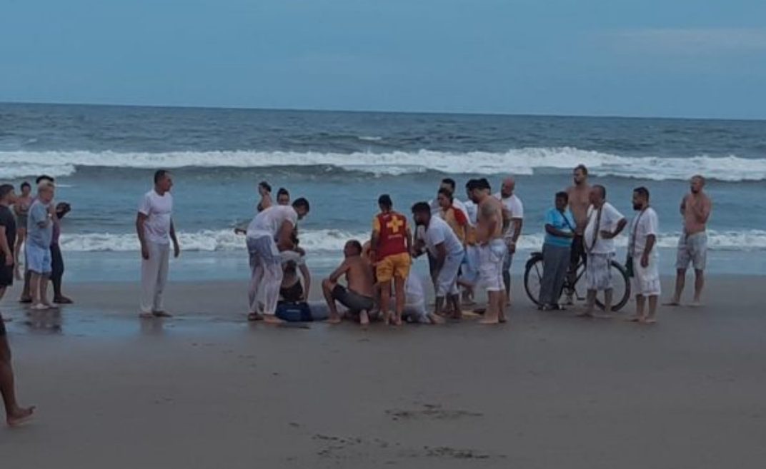 Homem morre afogado ao fazer homenagem religiosa no Paraná