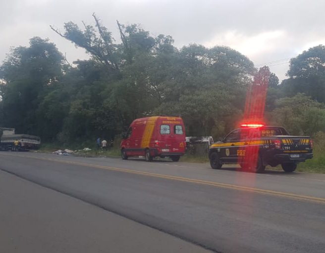 Colisão envolvendo caminhões na Rodovia do Xisto BR 476