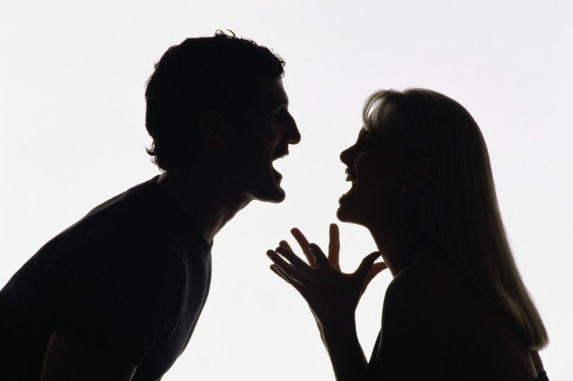 Mulher se defende de marido usuário de drogas na Vila Americana